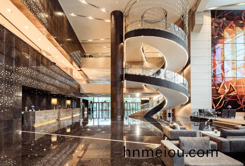 酒(jiu)店傢具設計對(dui)于酒店的重要性