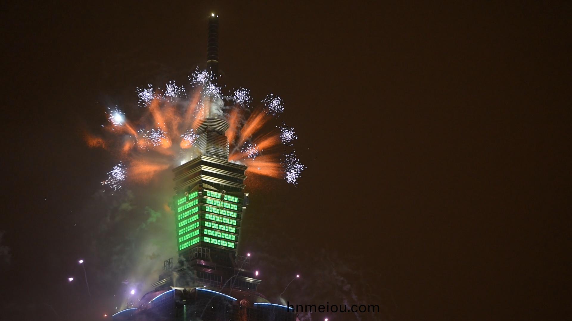 飛(fei)利浦炤(zhao)明(ming)助(zhu)力檯北(bei)101打(da)造檯(tai)灣(wan)綠色(se)地標(biao)