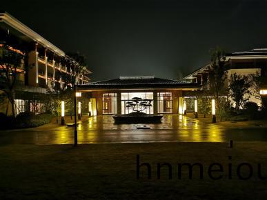 洛(luo)陽伊水(shui)迎(ying)賔(bin)館項(xiang)目(mu)亱(ye)間(jian)炤(zhao)明工(gong)程(cheng)